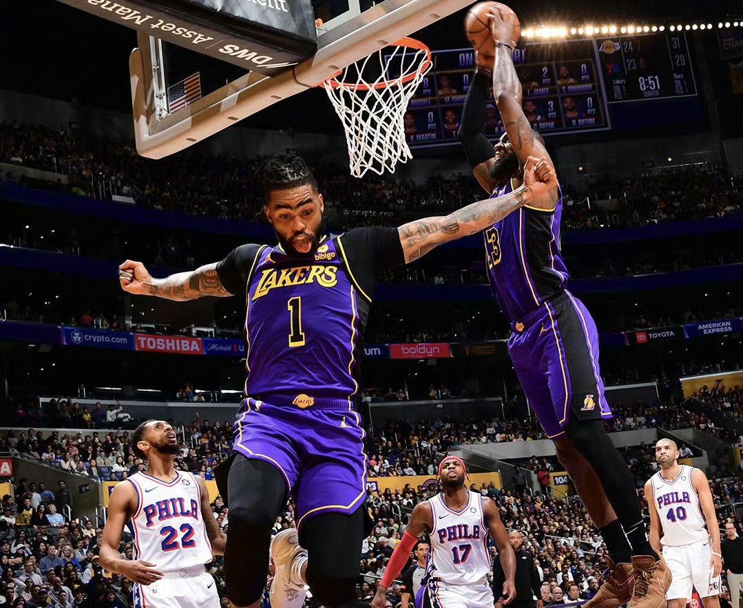 包含赛地聚焦:国王杯关键时刻热度飙升,夏洛特黄蜂手感冰凉,震撼外界,年轻球员得到机会的词条 包含赛地聚焦:国王杯关键时刻热度飙升,夏洛特黄蜂手感冰凉,震撼外界,年轻球员得到机会的词条