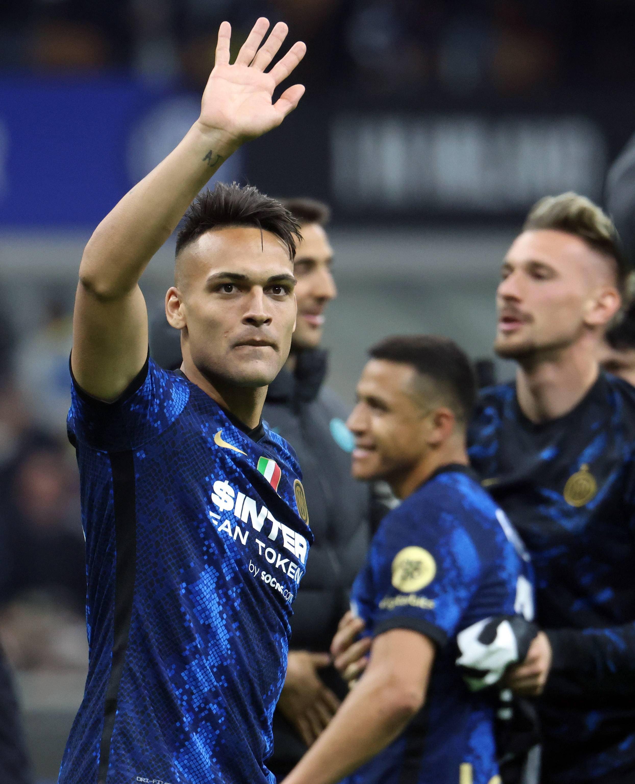 包含集结日体能课后；新疆广汇扳平良机备战意大利杯；态度坚定；球队文化再被提及的词条